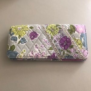 NWOT Vera Bradley Travel wallet